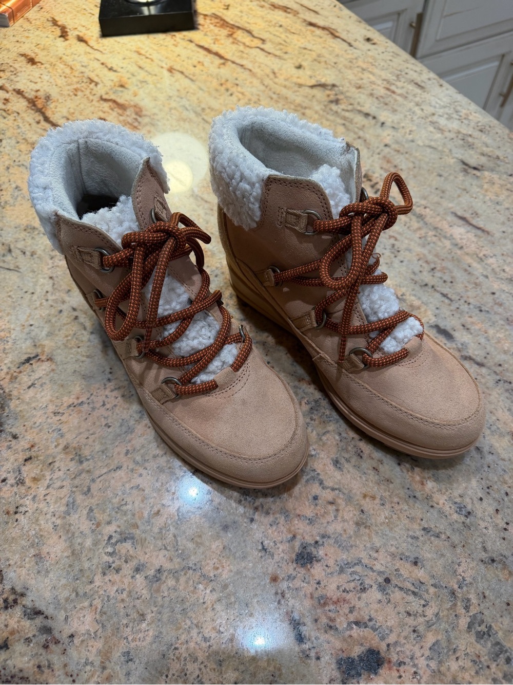 Sorel Women's Tan Suede Shearling Collar Lace-Up Winter Boots Size 8 - Picture 2 of 10